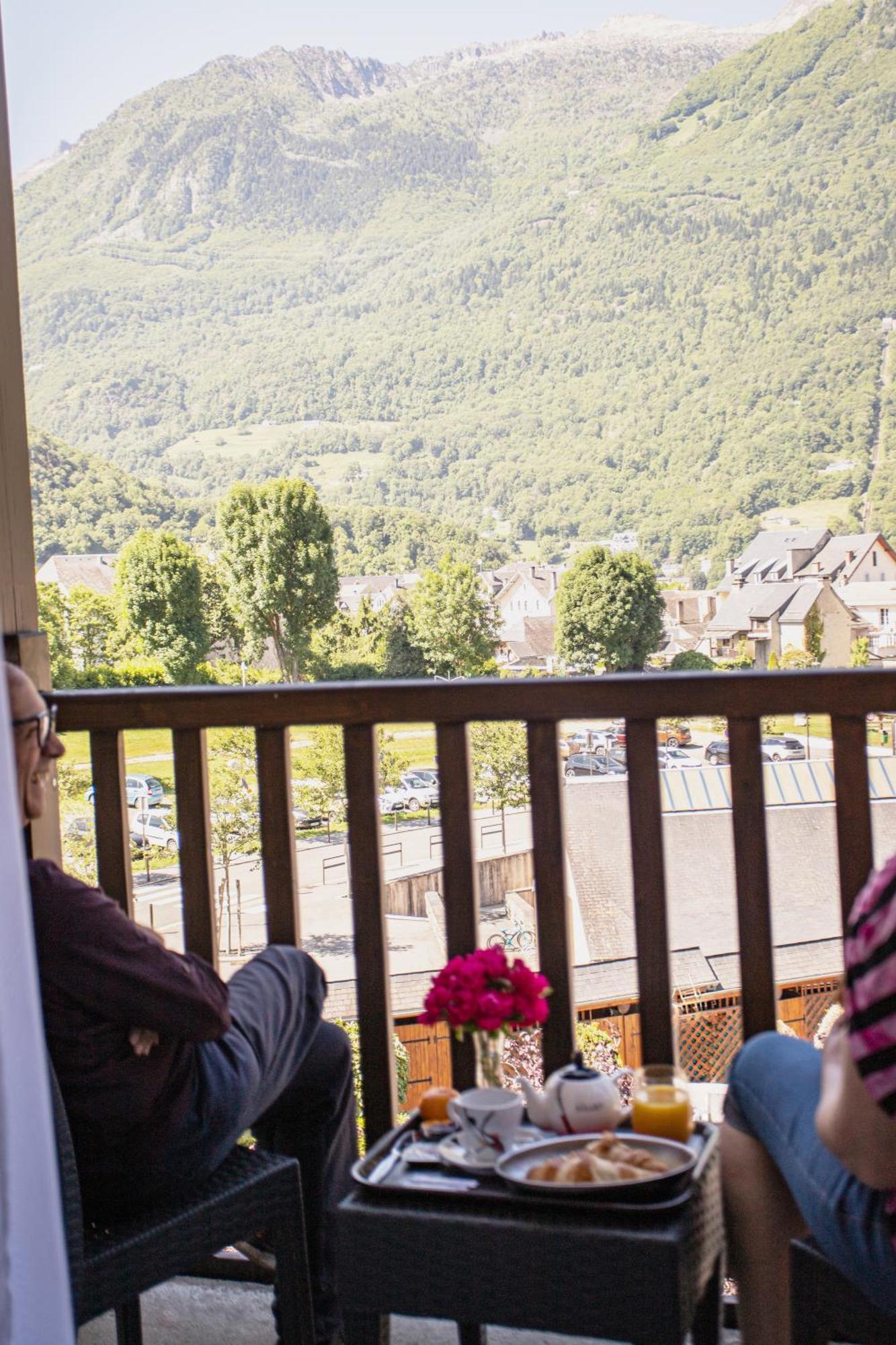 Hotel Le Montaigu Luz-Saint-Sauveur Kültér fotó