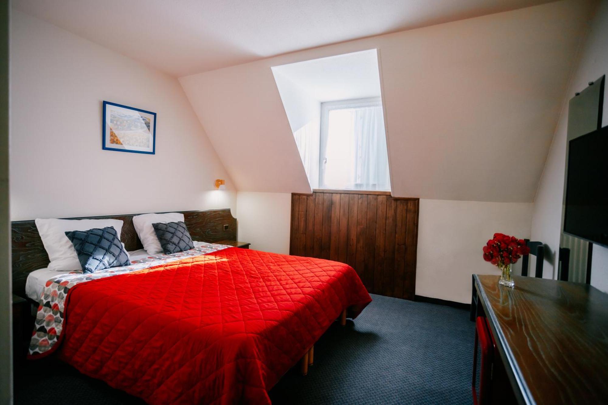 Hotel Le Montaigu Luz-Saint-Sauveur Kültér fotó