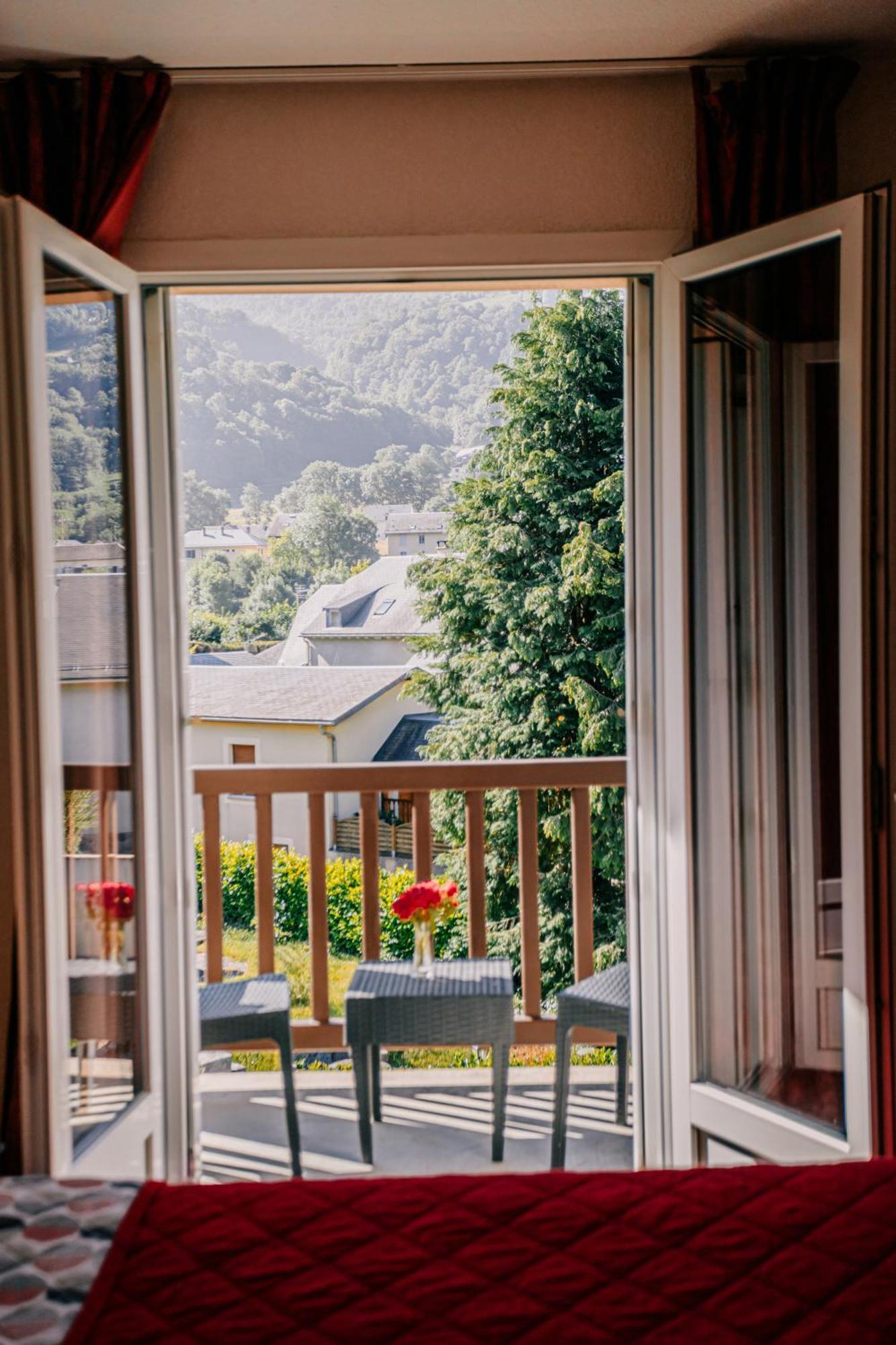 Hotel Le Montaigu Luz-Saint-Sauveur Kültér fotó