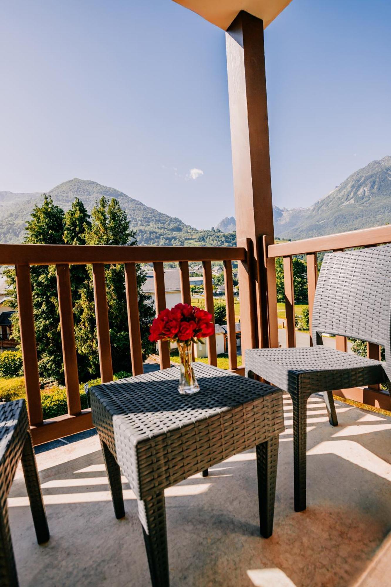 Hotel Le Montaigu Luz-Saint-Sauveur Kültér fotó